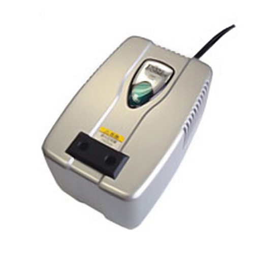 カシムラ　国内用変圧器　１００Ｖ→２２０－２４０Ｖ／１１０Ｗ　ＷＴ－９２Ｊ　１個